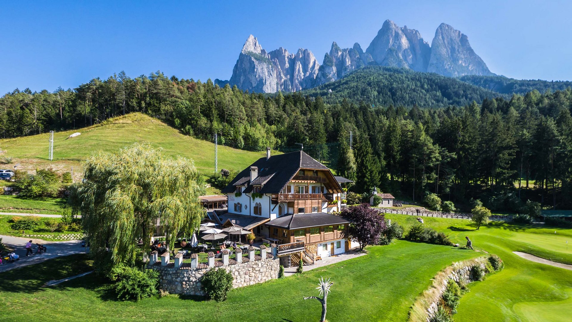 Hotel a Siusi allo Sciliar: il piacere del golf Hotel a Siusi allo Sciliar: il piacere del golf